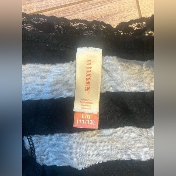 No boundaries, striped and lace tank top size large (11-13) - Picture 2 of 8